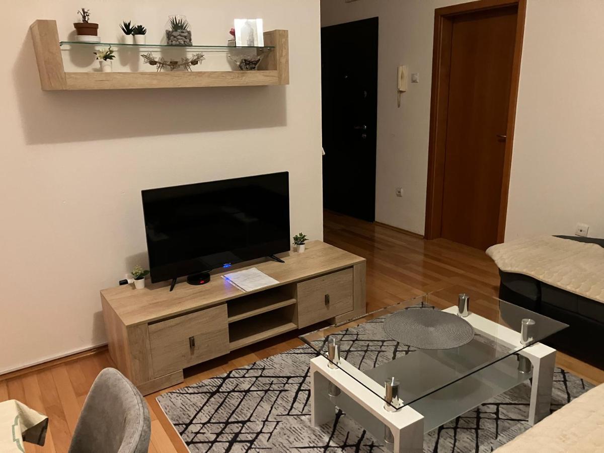 Stan Na Dan Centar Banja Luka Apartment Exterior photo