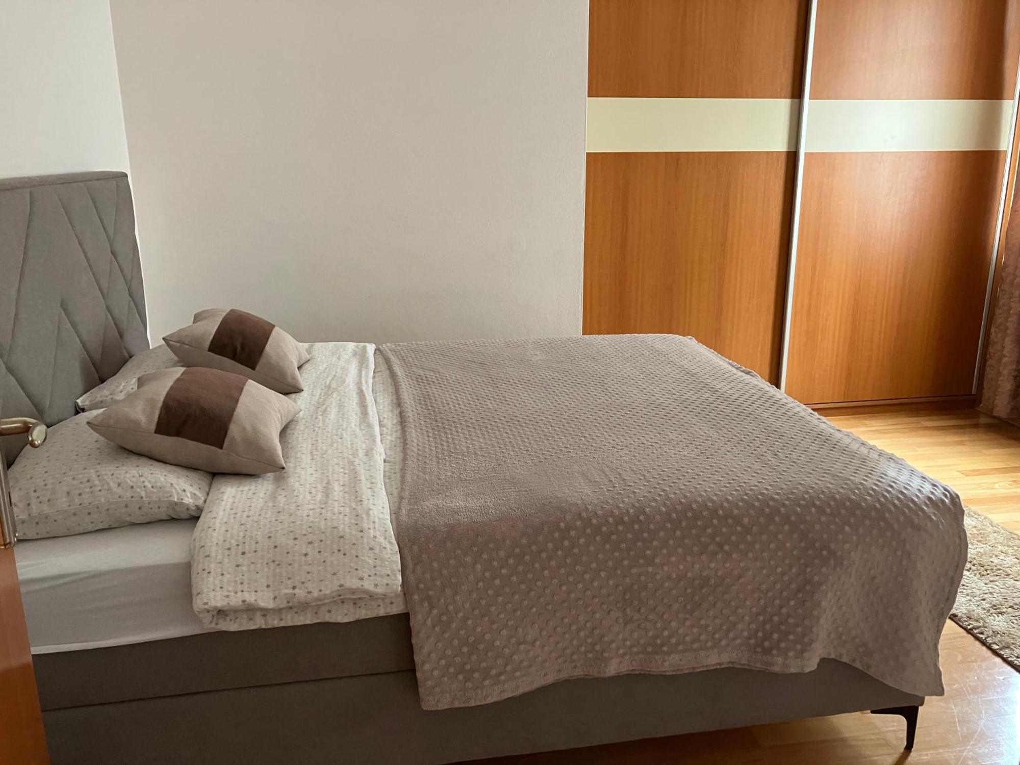 Stan Na Dan Centar Banja Luka Apartment Exterior photo